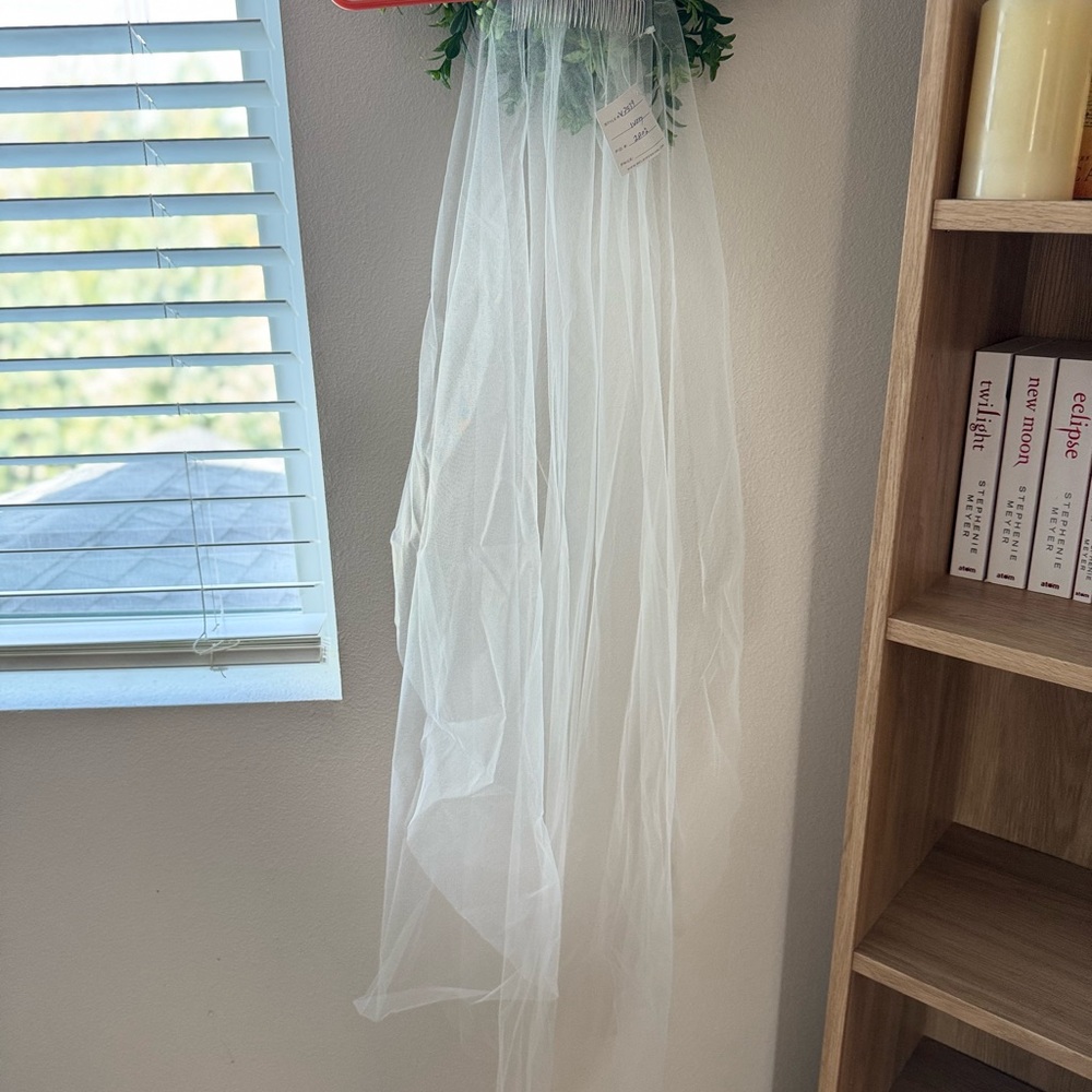Bel Aire Bridal Knee Length Veil